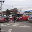O Dacie şi un VW s-au izbit violent în intersecţia străzilor Ana Ipătescu şi Petru Rareş