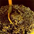 Caviarul, folosit ca tratament de lux în domeniul manichiurii