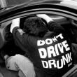 Doi la sută dintre tinerii români conduc frecvent sub influenţa alcoolului. Foto: Konrad BARANSKI