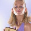 Femeile au mare încredere în produsele cosmetice pe care le folosesc Foto: ZEFA