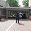 Accesul maşinilor în curtea din faţa Spitalului Suceava va fi permis din vară numai contra cost