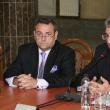 Primarul Ion Lungu (dreapta) şi directorul Adrem Invest, Adrian Bodea