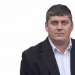 Omul de afaceri Petrică Grigorean, candidat independent la Primăria Marginea, e hotărât să schimbe imaginea comunei prin zece proiecte cu care vine în faţa consătenilor săi