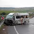 Şoferul microbuzului, Ovidiu Ciubotaru, în vârstă de 34 de ani, din municipiul Suceava, a decedat ieri noapte în Spitalul Judeţean de Urgenţă