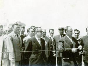 În 1962, panglica inaugurală a fost tăiată de preşedintele Consiliului executiv al Sfatului Popular al Regiunii Suceava, Emil Bobu