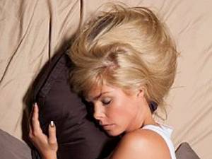 Creierul utilizează somnul din timpul nopţii pentru a elimina toxinele reziduale acumulate pe parcursul unei zile solicitante