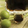 Lichior de leac din nucă verde, ca la Mănăstirea Dintr-un Lemn