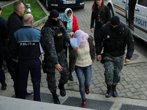 Persoanele vizate de anchetă au fost aduse la Parchetul de pe lângă Judecătoria Suceava