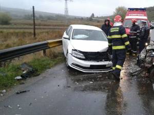 Impactul dintre cele două autoturisme a fost foarte violent