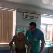 Dr. Vlad Morariu, cu veteranul pacienţilor endoprotezaţi