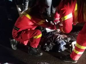 Bărbatul a fost preluat de un echipaj SMURD, murind chiar în ambulanţă, în drum spre Spitalul Municipal Fălticeni