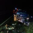 În urma impactului, autoturismul condus de tânărul de 18 ani a fost proiectat în afara parţii carosabile