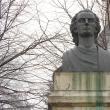 Bustul din bronz al lui Mihai Eminescu a fost dezvelit în 1992