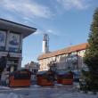Decoraţiunile din brad au fost strânse deja, dar căsuţele de lemn ar putea rămâne până la Paște