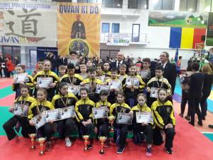 Sportivii de la He Pai Suceava (negru-galben) au dominat naţionalele de copii la Qwan Ki Do