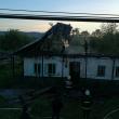 Ce a mai rămas în picioare din casa care a luat foc
