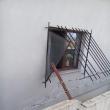 Casa fortăreaţă  care a fost spartă de cei trei, în plină zi, la Șcheia
