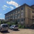 Clădirea cumpărată cu ceva mai mult de 700.000 de euro, deşi se afla în stare avansată de degradare, şi care urma să fie sediu pentru poliţiştii din această localitate