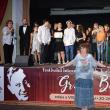 Trupa „Difainii”, câștigătoarea trofeului celei de-a VIII-a ediţii a Festivalului Internaţional de Teatru pentru Tineret „Gr. V. Birlic”, și Cezara Dafinescu
