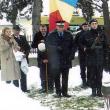 La 80 de ani, Virginia Bârleanu, aplecată de spate, a ţinut ca numele eroilor să rămână în amintire prin placa comemorativă