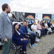 Conferință de presă în scaune cu rotile, ținută de Ștefan Mandachi și victime ale accidentelor rutiere, la primul metru de autostradă