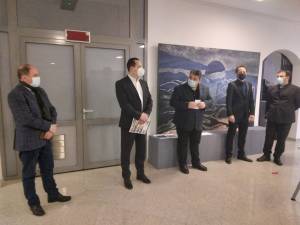 Expoziția de artă vizuală „The Moon Glows the Same” a artistului Roland Pangrati