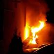 Concentrare de forțe pentru stingerea unui incendiu izbucnit într-o gospodărie din Putna
