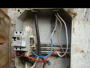 Instalație clandestină electrică