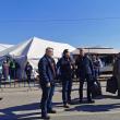 Europarlamentarul Dragoș Pîslaru (mijloc) a vizitat taberele de refugiați din Siret și Rădăuți