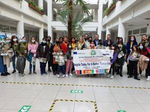 Elevi și profesori din Turcia, Spania, Italia și Grecia la Școala Gimnazială Nr. 4 Suceava, într-o experiență de mobilitate Erasmus+, în proiectul „Recycle Today For A Better Tomorrow”