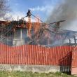 Casă mistuită de un incendiu plecat de la o sobă improvizată