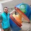 Eduard Năstase, cercetător în cadrul INFPT, prezentând structura internă a Pământului