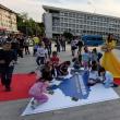 Copiii au desenat harta Ucrainei cu pietre