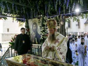 PS Părinte Andrei, către pelerinii Sfântului Ioan cel Nou: „Cine ne adună pe noi, dacă nu dragostea față de Dumnezeu și față de oameni?”