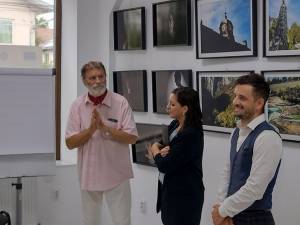 Expoziția „Firul Vieții”, semnată de Sebastian Vasile Luca, la Galeria Zamca