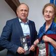 Niculai Barbă i-a oferit Sofiei Vicoveanca o traistă cu sloganul „Hai în Bucovina!”
