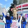 Statui vii ori levitante şi personaje medievale pe străzile Sucevei