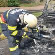 O mașină a luat foc în mers în centrul Sucevei