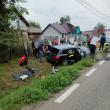Două femei şi doi copii, răniţi după ce o maşină a intrat într-un cap de pod