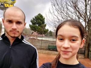 Antrenorul Bogdan Marasin și Maya Rotari