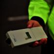 Bărbatul a fost testat cu aparatul etilotest, care a indicat o valoare de 1,59 mg/l alcool pur în aerul expirat Sursa ziarulderoman.ro