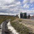 Autobetonieră răsturnată în sens giratoriu, la Rădăuți