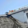 ”Constructorul a avertizat că starea de degradare a podului este accentuată și există un real pericol pentru siguranța traficului greu, prin urmare a cerut oprirea circulației cât mai repede”