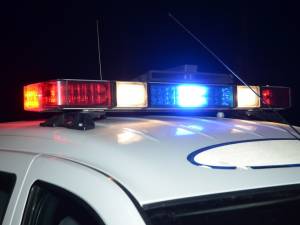 Trei tineri fără permis au fugit cu mașina de polițiști. Au fost prinși câteva ore mai târziu