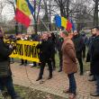 Protest AUR, palid, în fața Primăriei municipiului Rădăuți