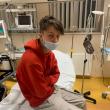 Băiatul agresat a fost dus la spital de mama sa, abia după ce a ajuns acasă