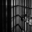 O prostituată, concubinul și încă un complice, arestați pentru că au adus la Suceava două minore pentru a face ”teancuri cu bani”