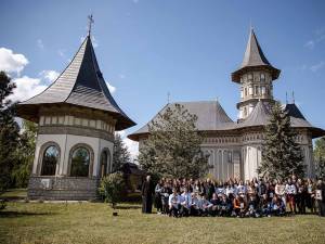 „Tinerii Bucovinei, păstrători ai tezaurului strămoșesc și mănăstiresc” Ediția a IX-a a avut loc la Mănăstirea Cămârzani