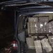 Două mașini pline cu țigări de contrabandă de 90.000 de euro, abandonate de traficanți la apariția poliției de frontieră