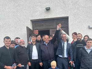 Președintele Flutur și primarul Siretului, Adrian Popoiu, l-au lansat în competiția electorală pe candidatul PNL la Primăria Grănicești